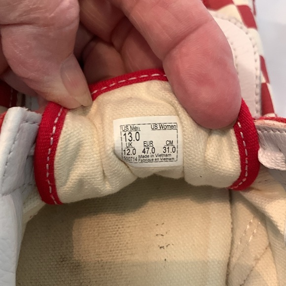 Size 13 vans used in good condition red and white very cute - Picture 7 of 8
